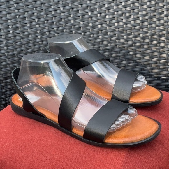 Hee Leather Asymmetrical Sandals‎ - Picture 1 of 6